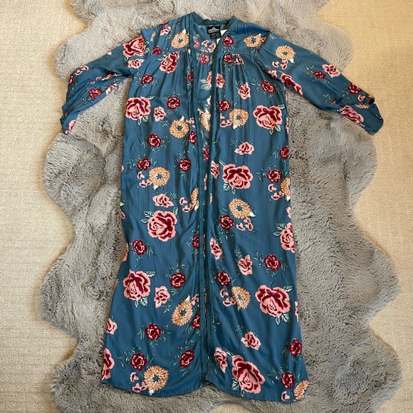 Blue Floral Kimono - Picture 7 of 12